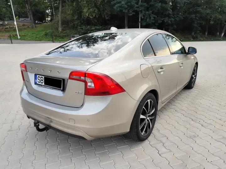 Volvo S60 II D2 Basic