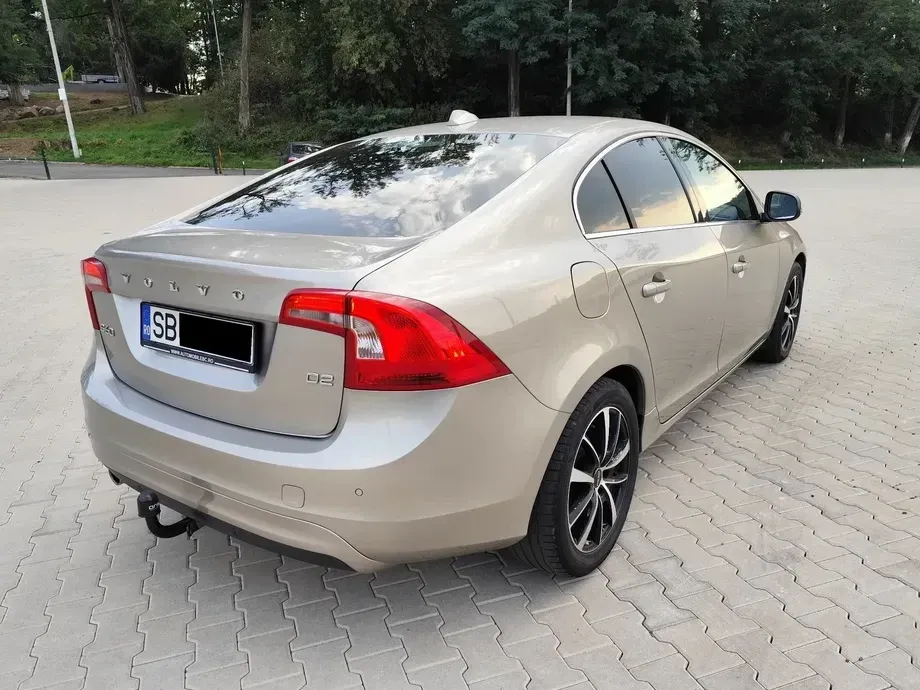Volvo S60 II D2 Basic — imagine 4