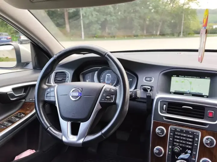 Volvo S60 II D2 Basic