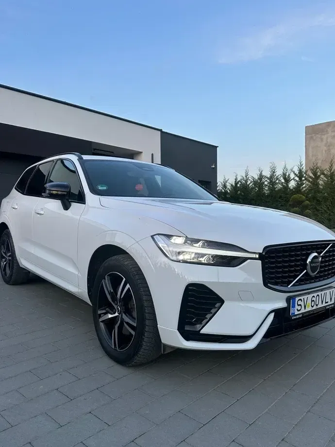 Volvo XC 60 II B4 MHEV AWD R-Design — imagine 4