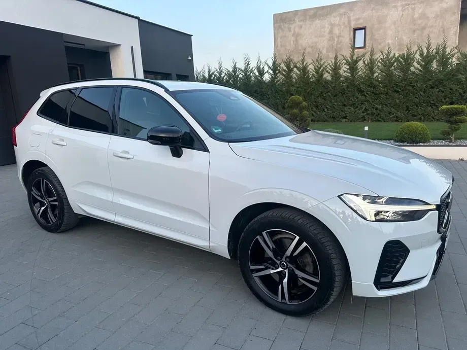 Volvo XC 60 II B4 MHEV AWD R-Design — imagine 3