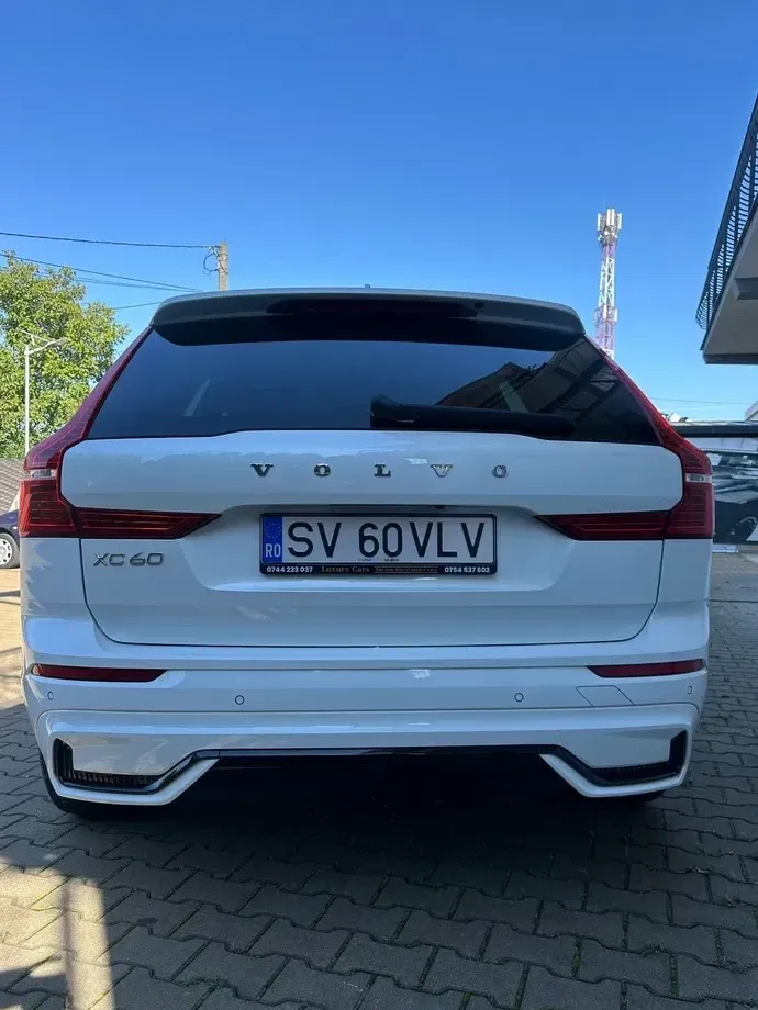 Volvo XC 60 II B4 MHEV AWD R-Design — imagine 6