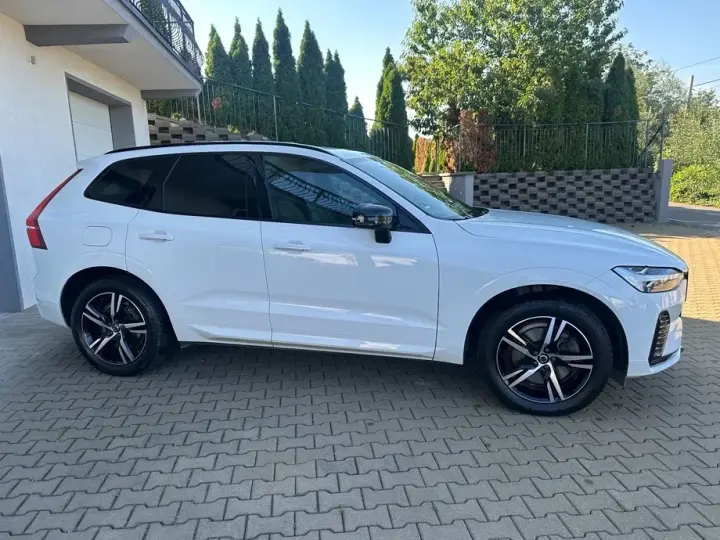 Volvo XC 60 II B4 MHEV AWD R-Design