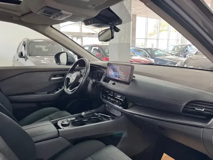 Nissan X-Trail e4ORCE 7 locuri N-Connecta