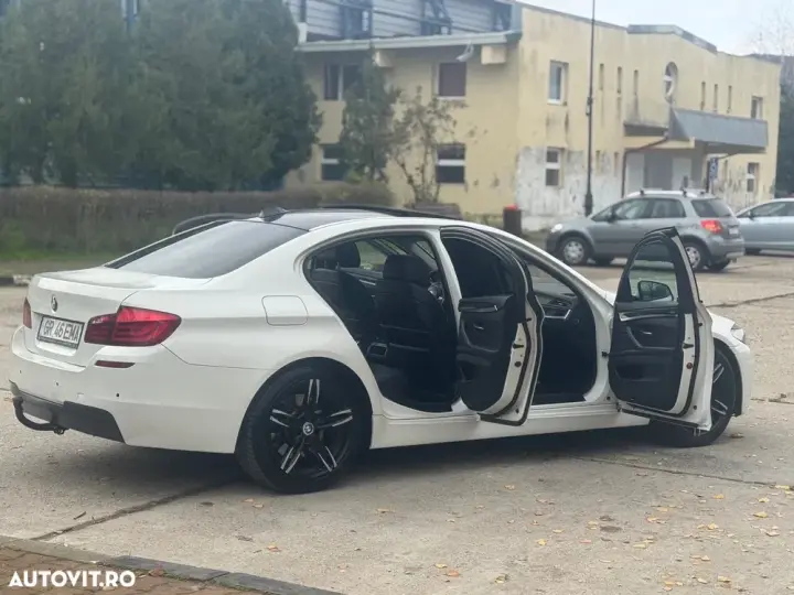 BMW Seria 5 F10/F11/F07 [2010 - 2017] 530d Aut. Luxury Line