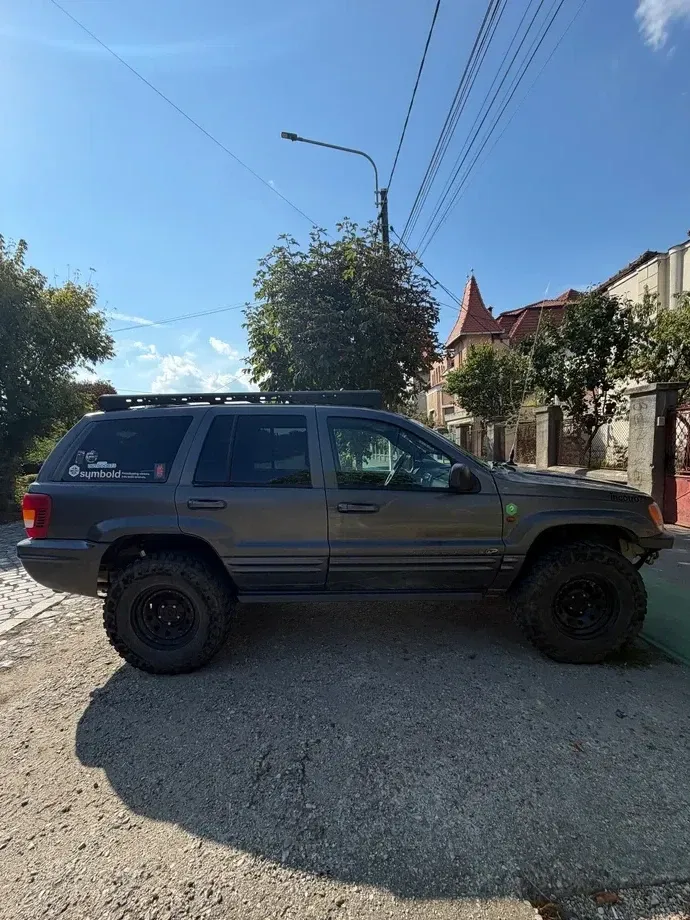 Jeep Grand Cherokee — imagine 5