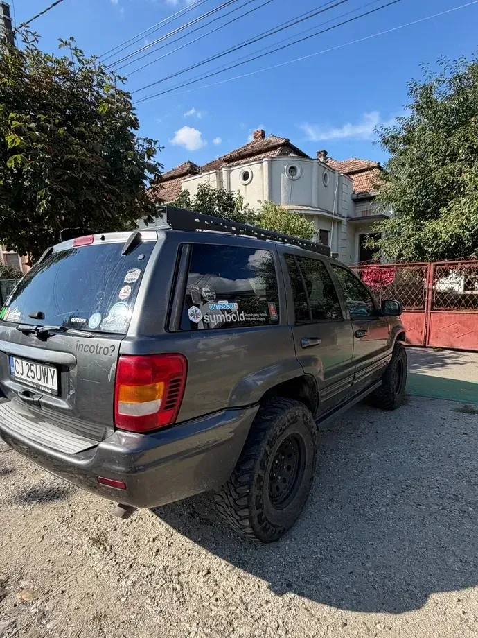 Jeep Grand Cherokee — imagine 4
