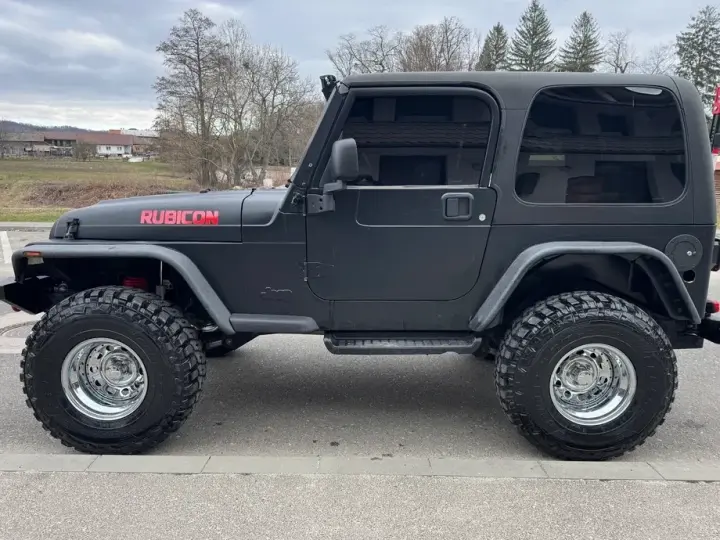 Jeep Wrangler 2.4 Sport