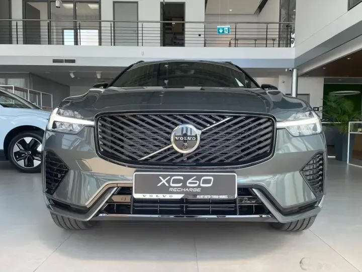 Volvo XC 60 II T6 AWD Recharge Plus Dark