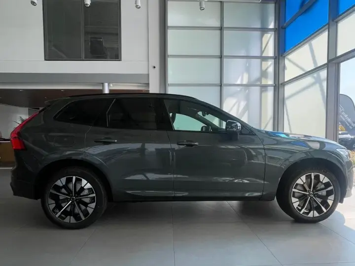 Volvo XC 60 II T6 AWD Recharge Plus Dark