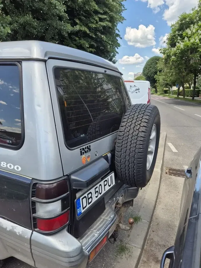 Mitsubishi Pajero — imagine 3