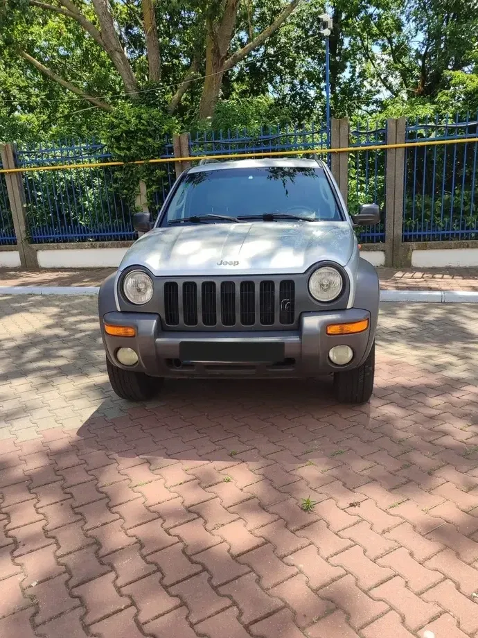 Jeep Cherokee — imagine 2