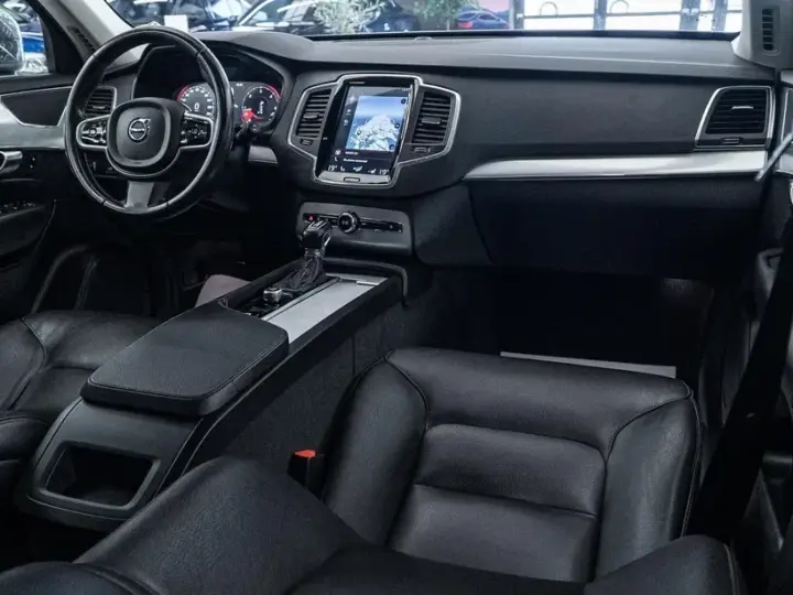 Volvo XC 90 II D5 AWD Momentum