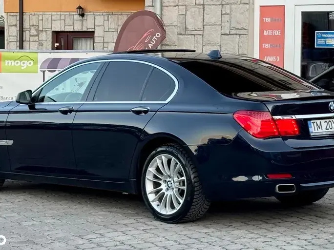 BMW Seria 7 740d