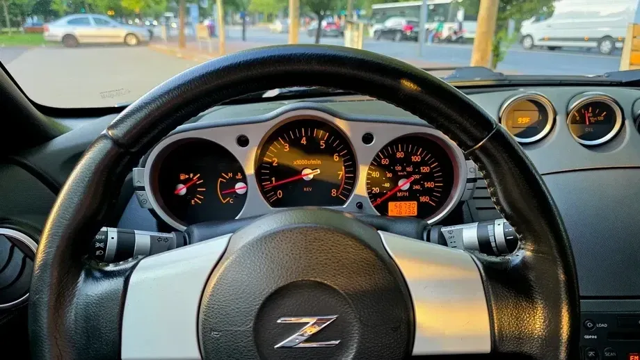 Nissan 350 Z — imagine 6