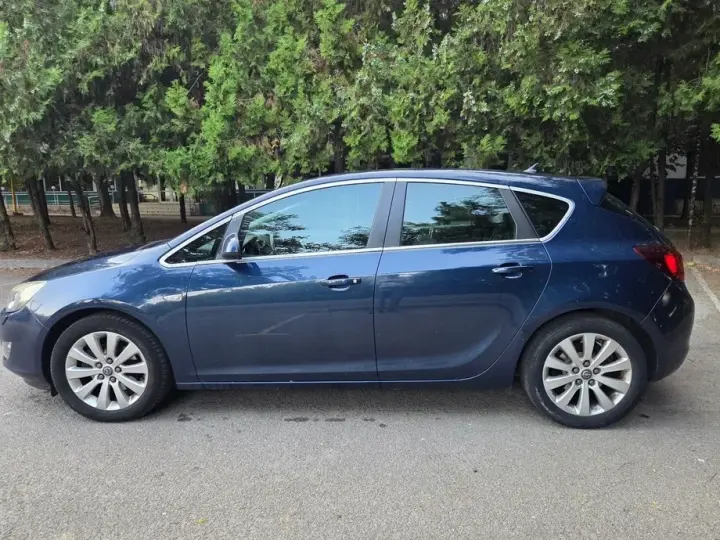Opel Astra J 1.7 CDTI Cosmo