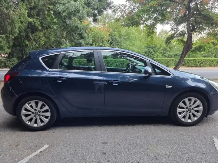 Opel Astra J 1.7 CDTI Cosmo