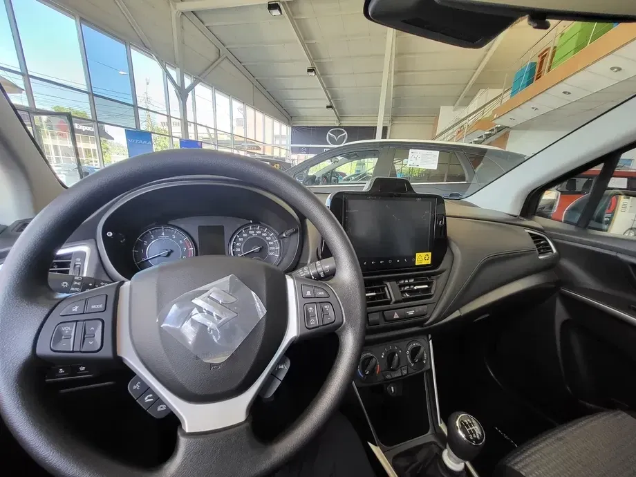 Suzuki S-Cross 1.4 Boosterjet MHEV Cool — imagine 4