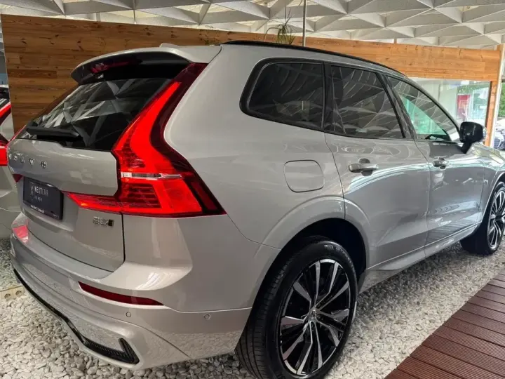 Volvo XC 60 II B5 B AWD Ultra Dark