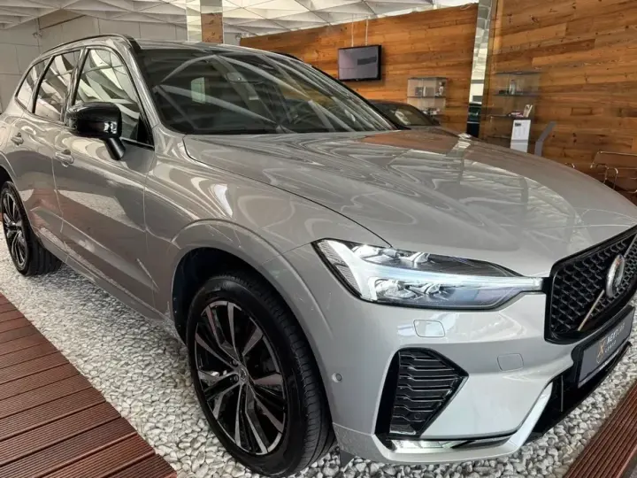 Volvo XC 60 II B5 B AWD Ultra Dark