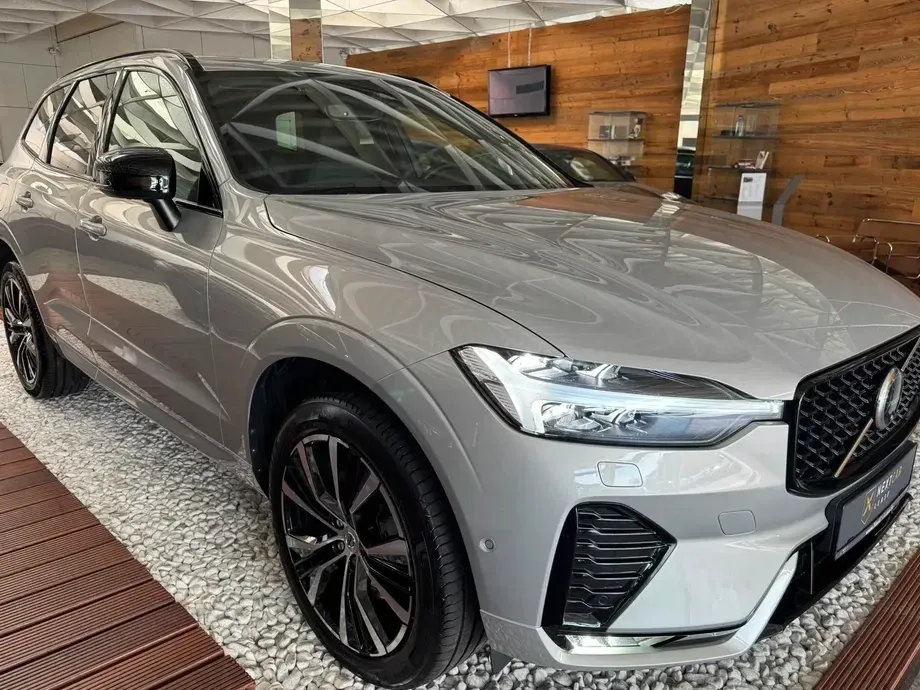 Volvo XC 60 II B5 B AWD Ultra Dark — imagine 3