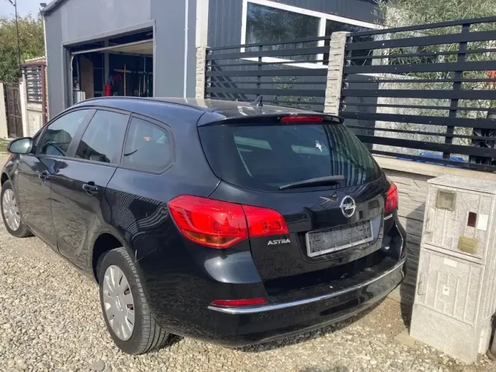 Opel Astra J 1.6 CDTI ECOTEC Start/Stop Essentia