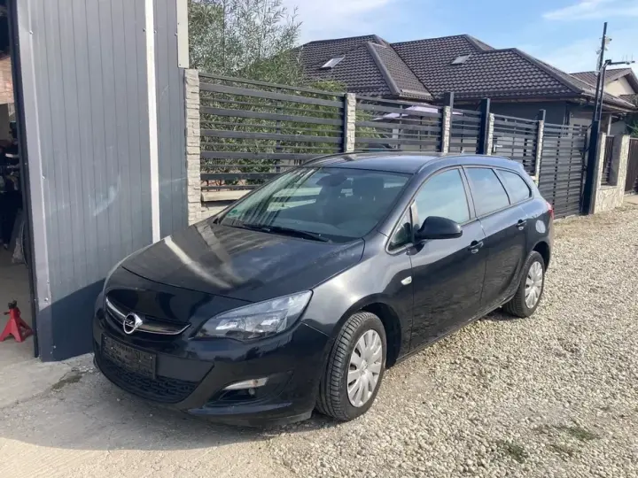 Opel Astra J 1.6 CDTI ECOTEC Start/Stop Essentia