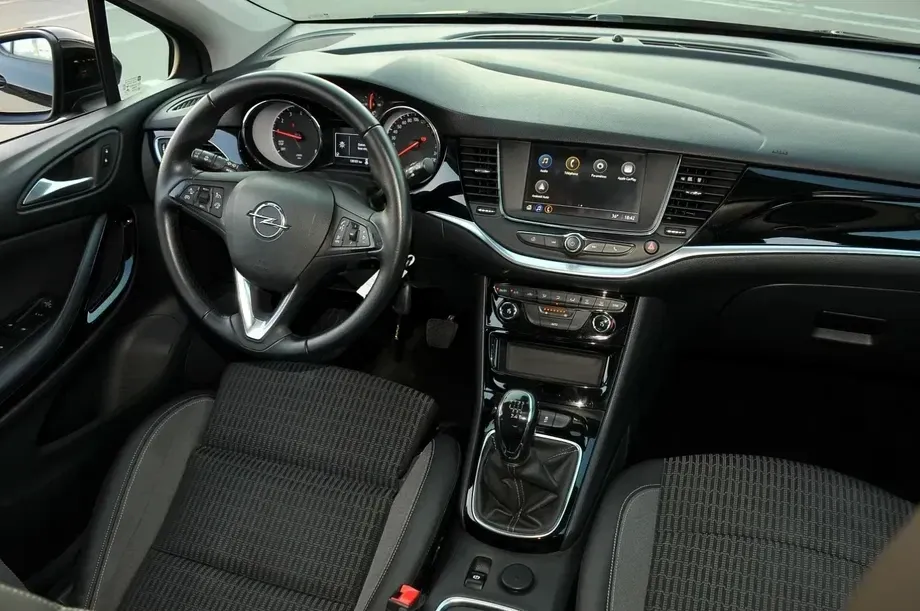 Opel Astra L 1.2 Turbo Business Edition — imagine 5