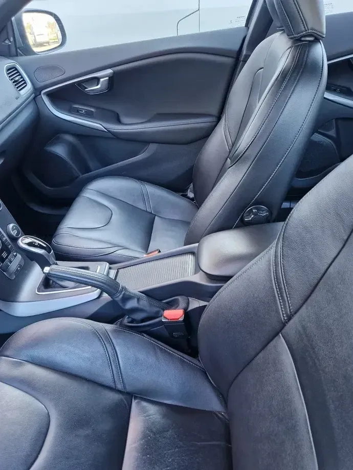 Volvo V40 D2 Aut. Momentum — imagine 3