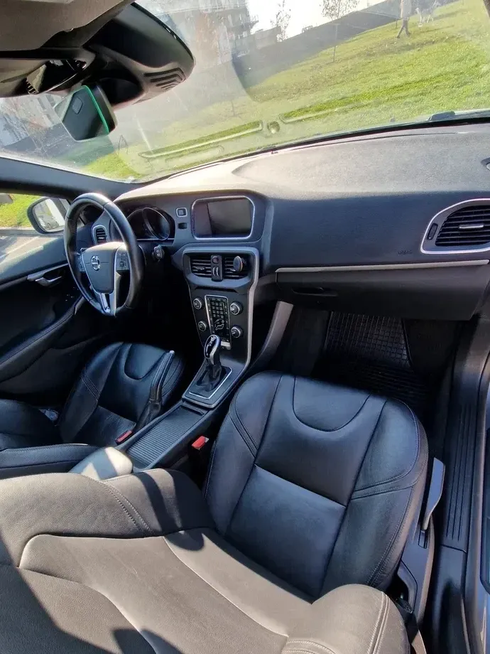 Volvo V40 D2 Aut. Momentum — imagine 4