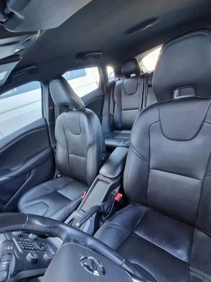 Volvo V40 D2 Aut. Momentum — imagine 2