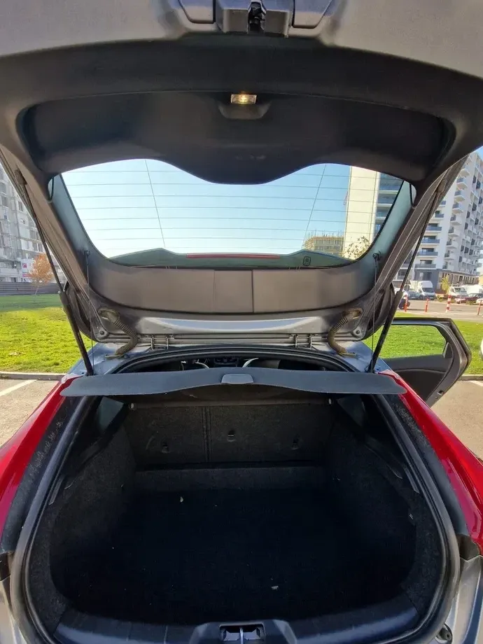 Volvo V40 D2 Aut. Momentum — imagine 5