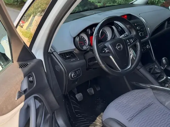 Opel Zafira C [2011 - Prezent 1.4 Start/Stop Cosmo