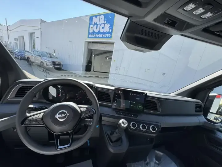 Nissan Interstar