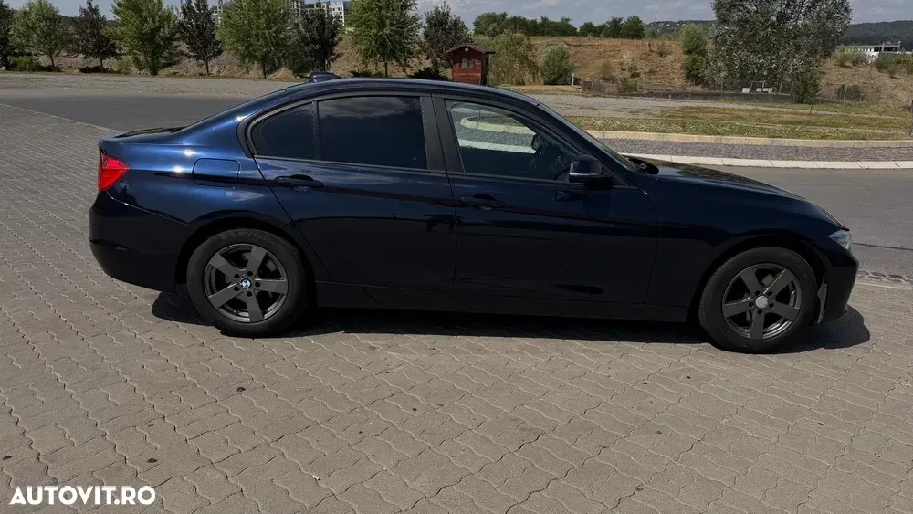BMW Seria 3 F30/F31/F34 [2011 - 2019] 320d — imagine 2