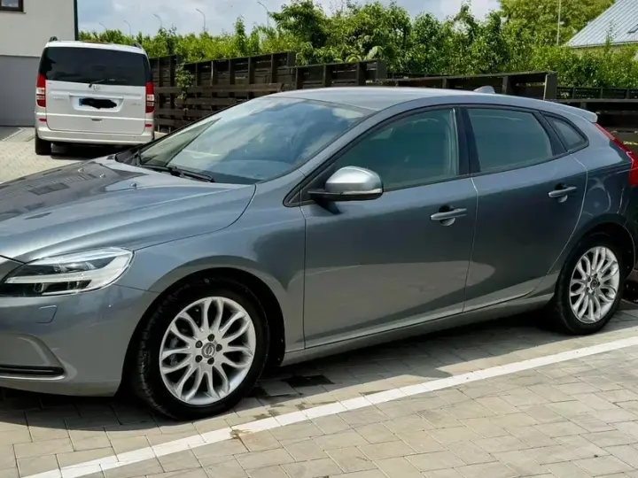 Volvo V40 II D2