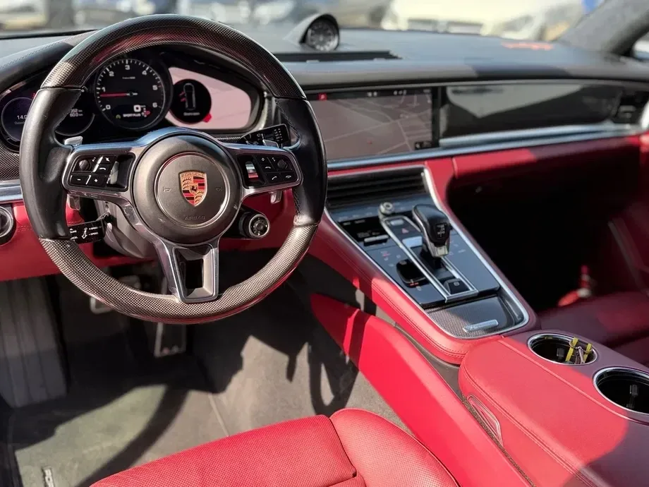 Porsche Panamera — imagine 4