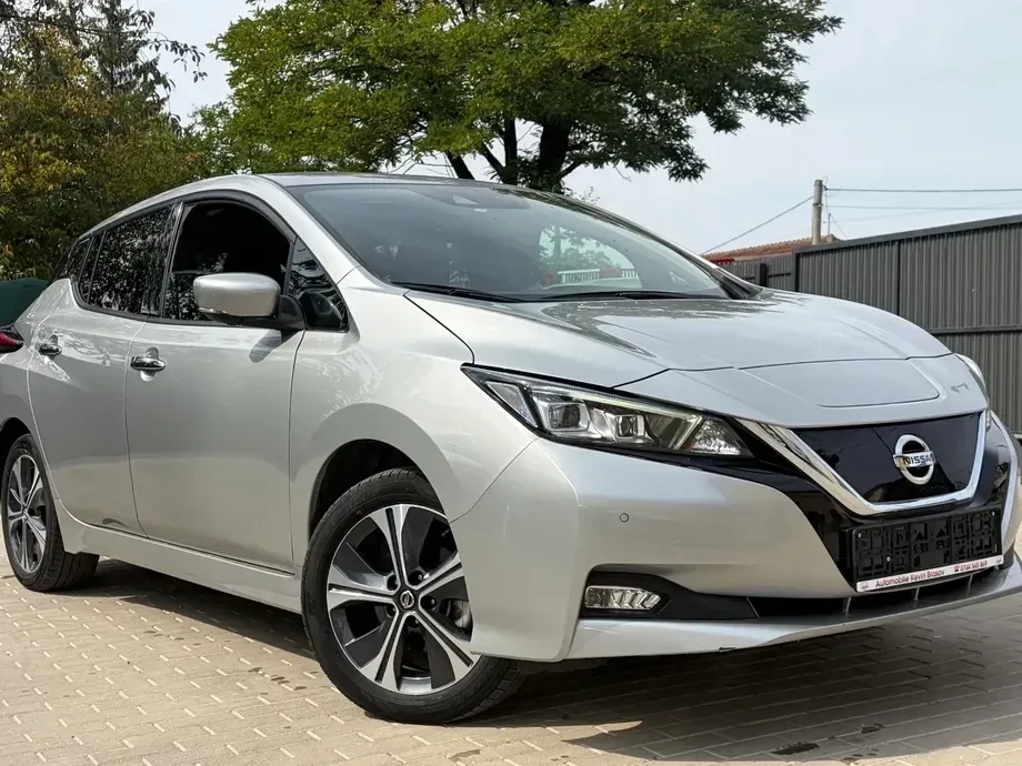 Nissan Leaf II 62 kWh e+ N-Connecta — imagine 2