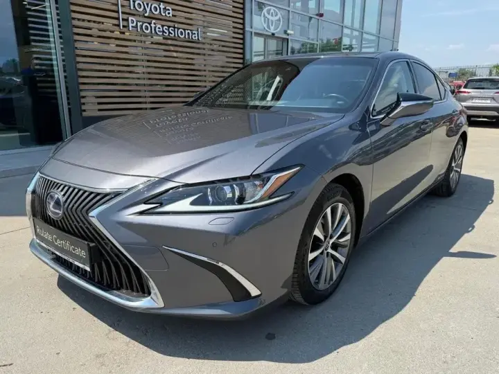 Lexus ES VII