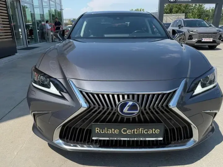 Lexus ES VII
