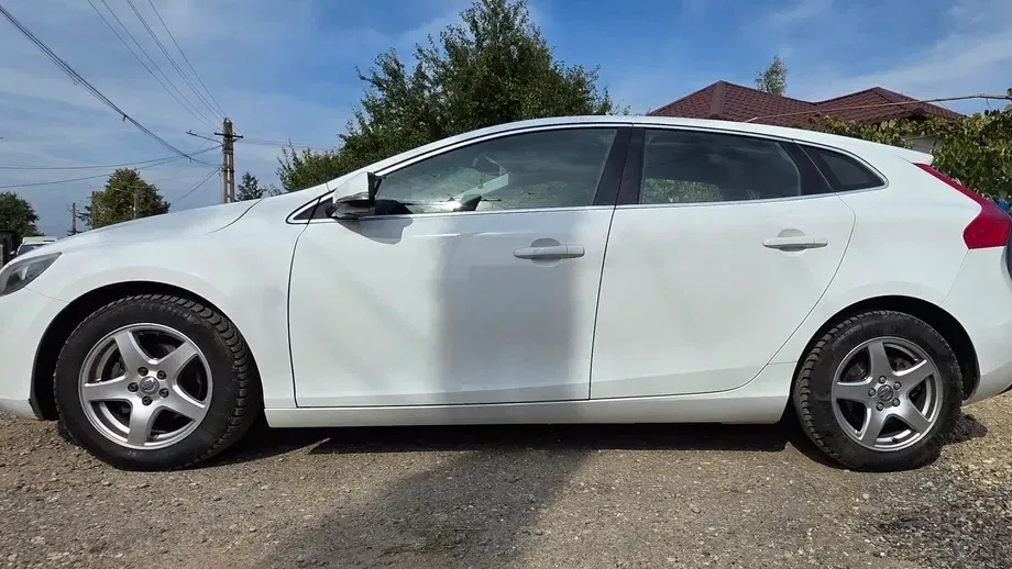 Volvo V40 II D2 Basic — imagine 3