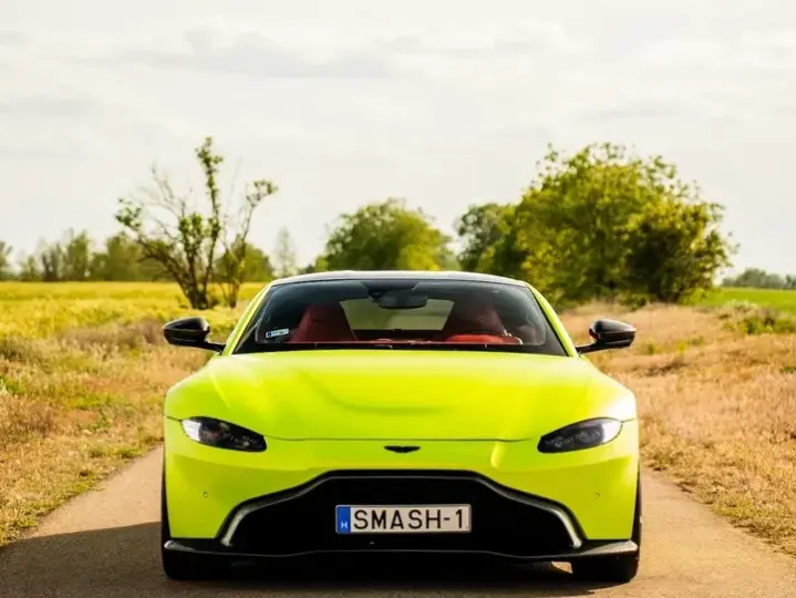 Aston Martin V8 Vantage