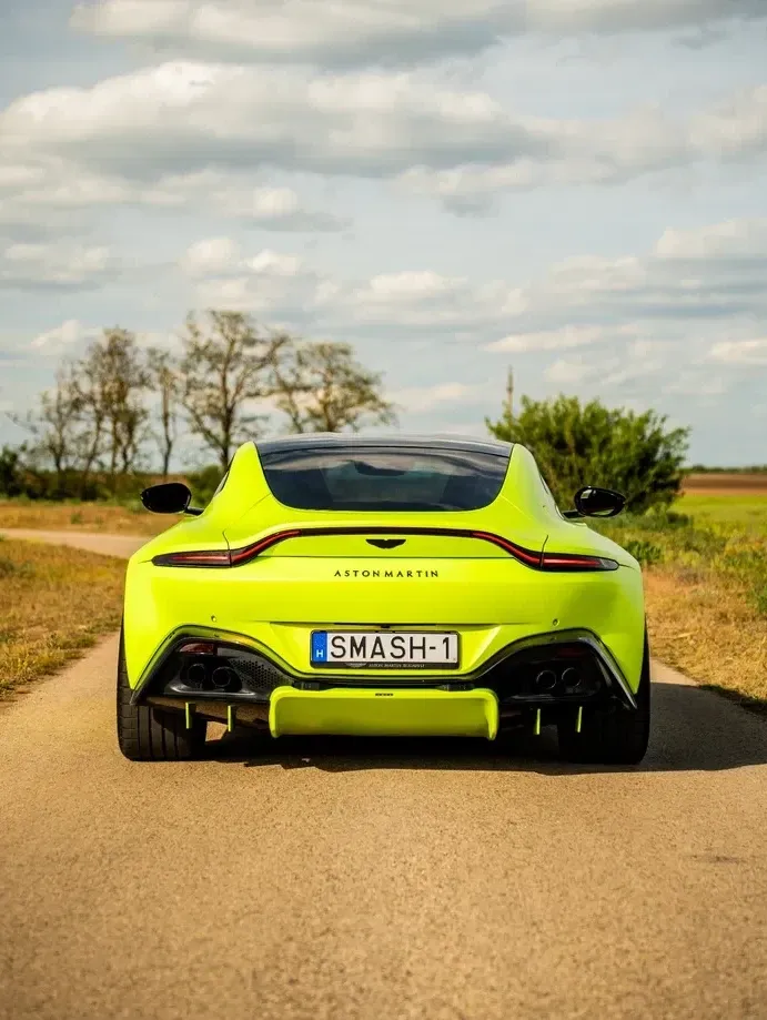 Aston Martin V8 Vantage — imagine 3