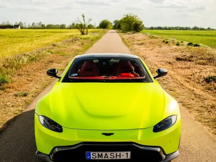 Aston Martin V8 Vantage