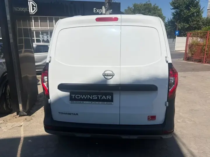 Nissan Townstar
