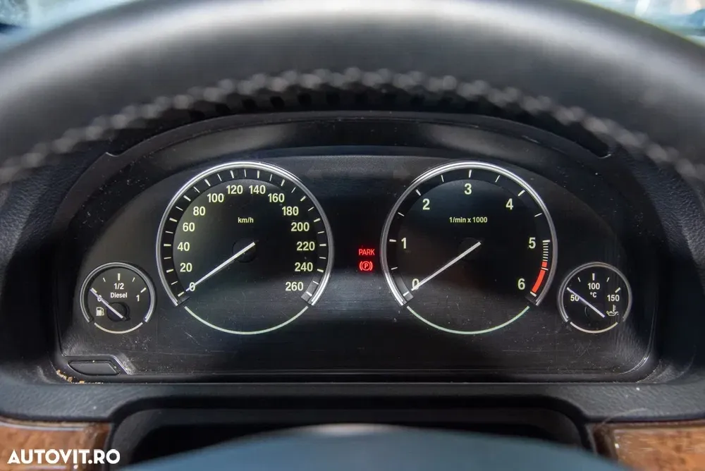 BMW Seria 5 F10/F11/F07 [2010 - 2017] 530d Aut. — imagine 4