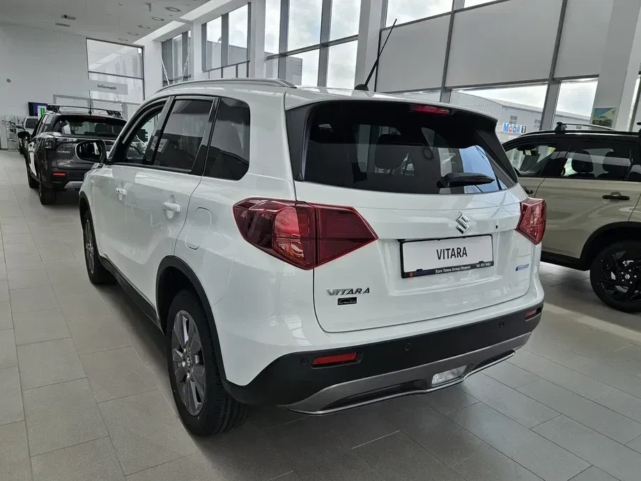 Suzuki Vitara 1.4 Boosterjet 6MT MHEV Passion — imagine 3