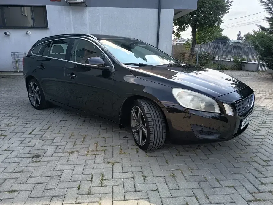 Volvo V60 I T3 Start-Stop Summum — imagine 2