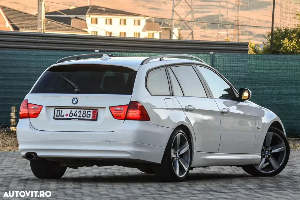 BMW Seria 3 E90/E91/E92/E93 [2005 - 2013] — imagine 4