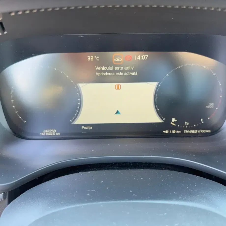 Volvo XC 60 II D4 AWD Geartronic RDesign — imagine 4